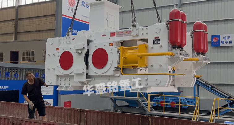 1000*800高壓對輥破碎機發(fā)往河南信陽制砂廠